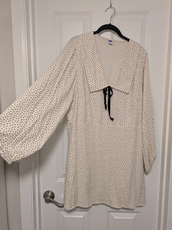 Old Navy Dresses & Skirts - Women's Cream Polka Dot Long Sleeve Dress